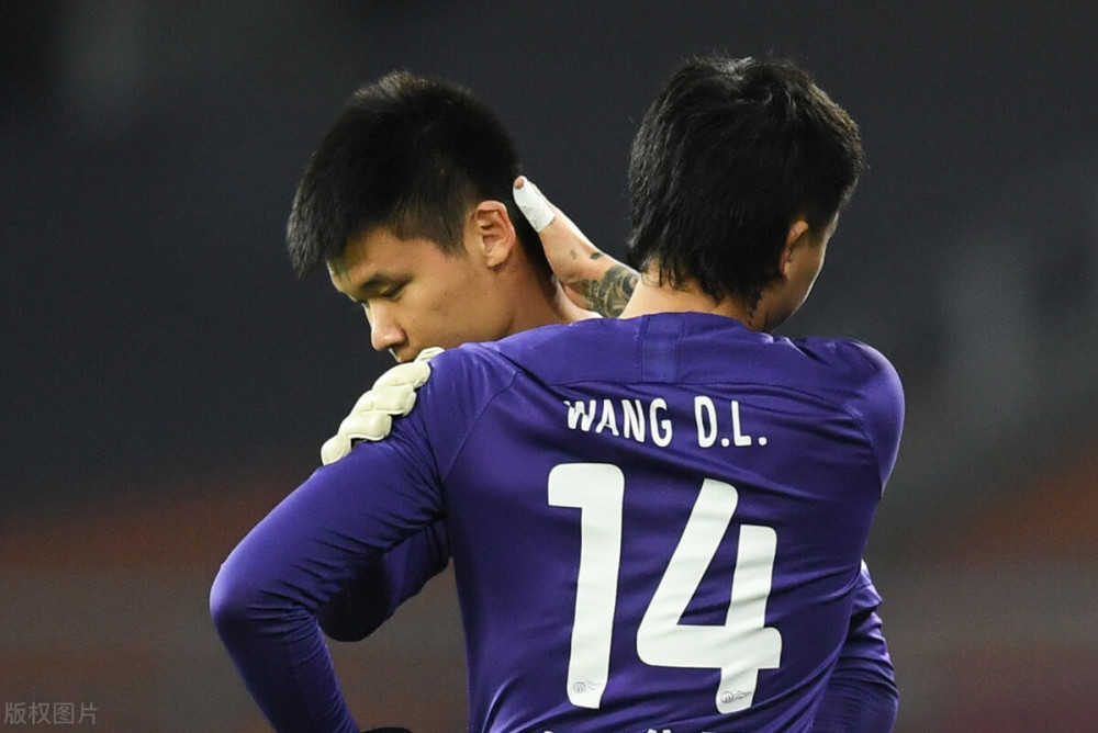 九游体育下载-今夜体能课后；新疆广汇门线救险备战中超；目标明确；纪律约束更严格(消防救援站开展基础体能训练)