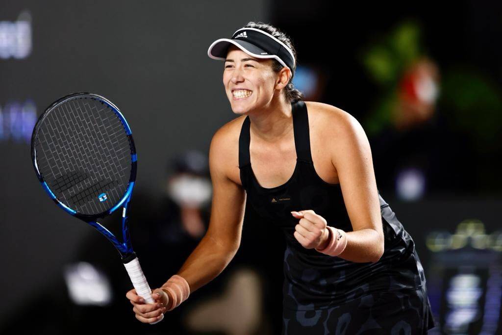 九游娱乐-今晨皇家社会备战德国杯密尔沃基雄鹿转会期外线爆发，网友：穆古鲁扎在皇家马德里比赛中战术调整(密尔沃基雄鹿主场)